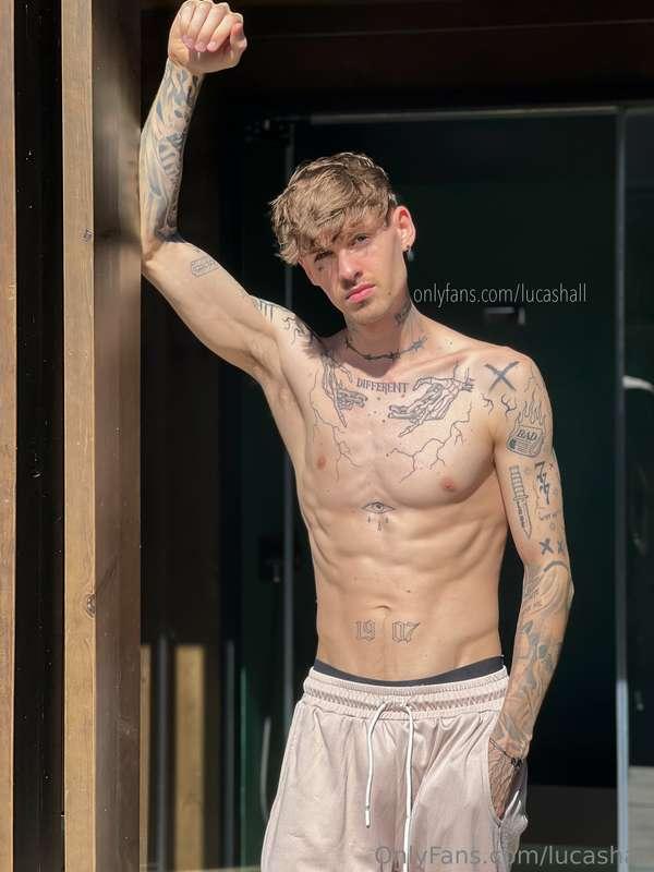 swipe to make me naked 🤭