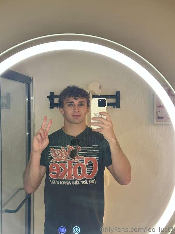 Felt cute :) don’t worry can still sit on my face though ;) 