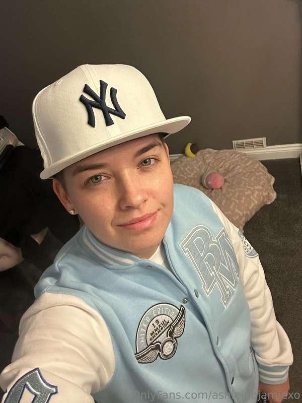 Don’t forget to check your messages for our filthiest conten..