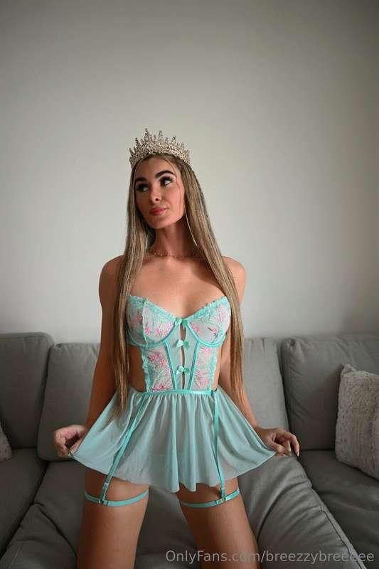 Its giving Princess Vibes dont you think? 😻👸