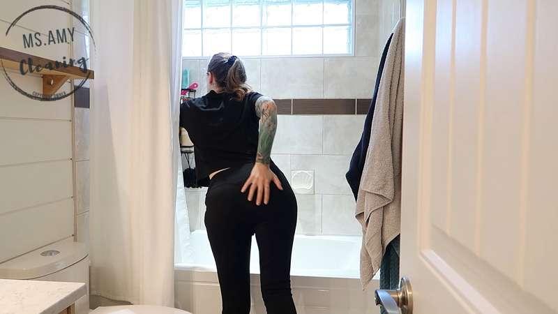No cleaning today...well, no house cleaning 😘🥵