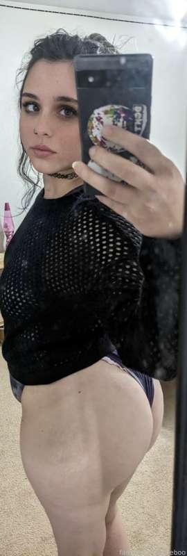 Come worship my ass and let me give you instructions on how to jerk off 

#Goddess #ass #bigass #bestass #worship #fyp #thick