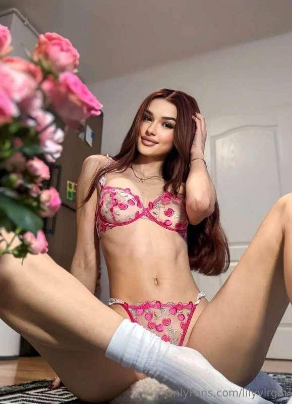 SEXY BAE @cutie_alice IS CRAZY NYMPHOMANIAC🤤 SHE LOVES TO PL..