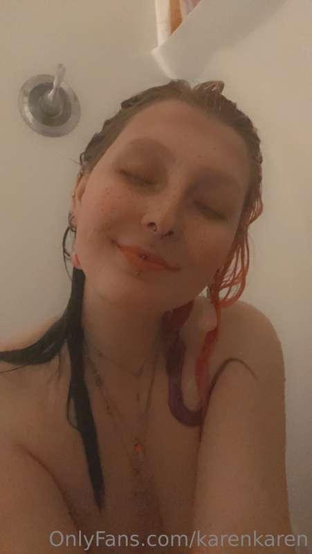 Shower time 💦💦