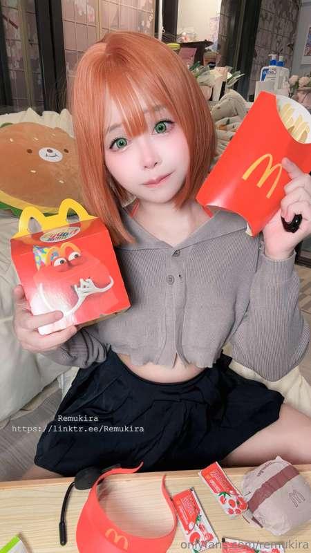 ”Hey baby, have you eaten?“🍟🍔
ทานอะไรรึยังคะ..?