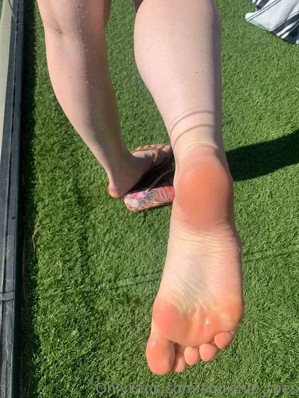 tb to my vacation and my wet soles after the pool 👅