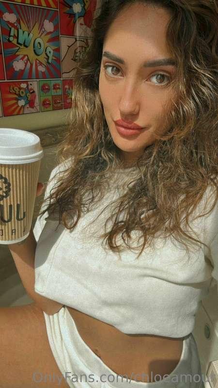 Fresh face & Morning coffee run☕️