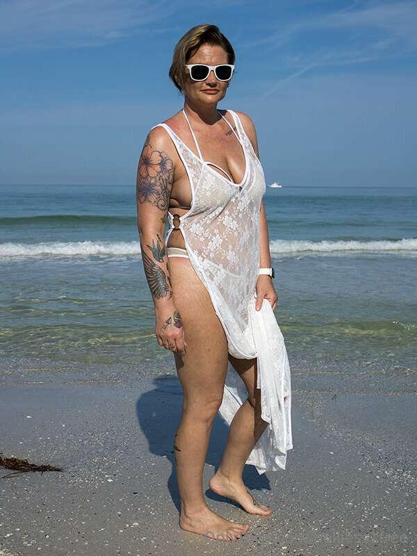 holliess1free image #0