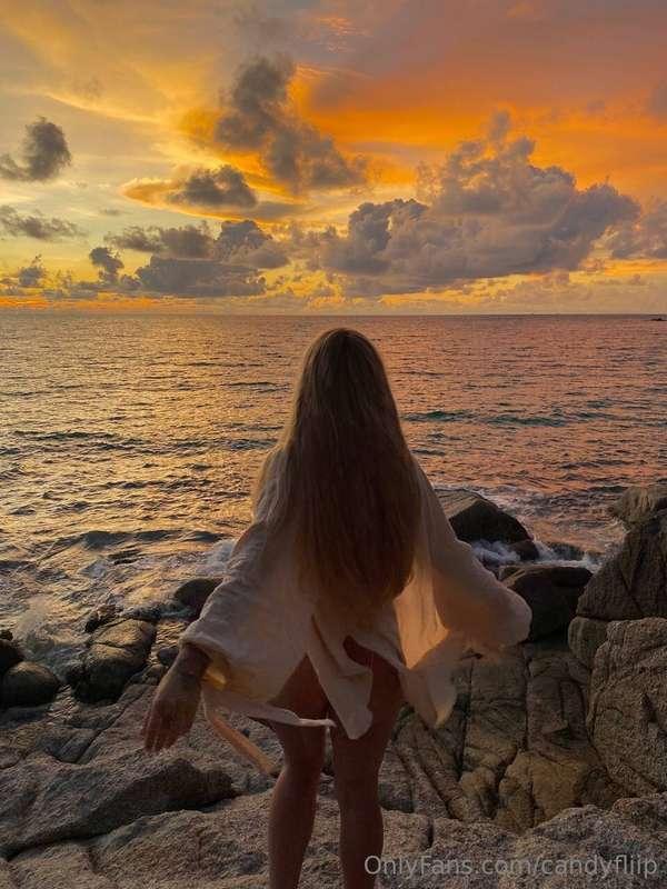 Every time the sun sinks into the horizon, I feel all the gr..