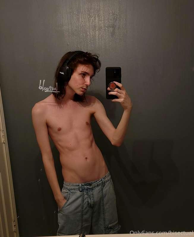 Just some casual pics if ur interested <3
