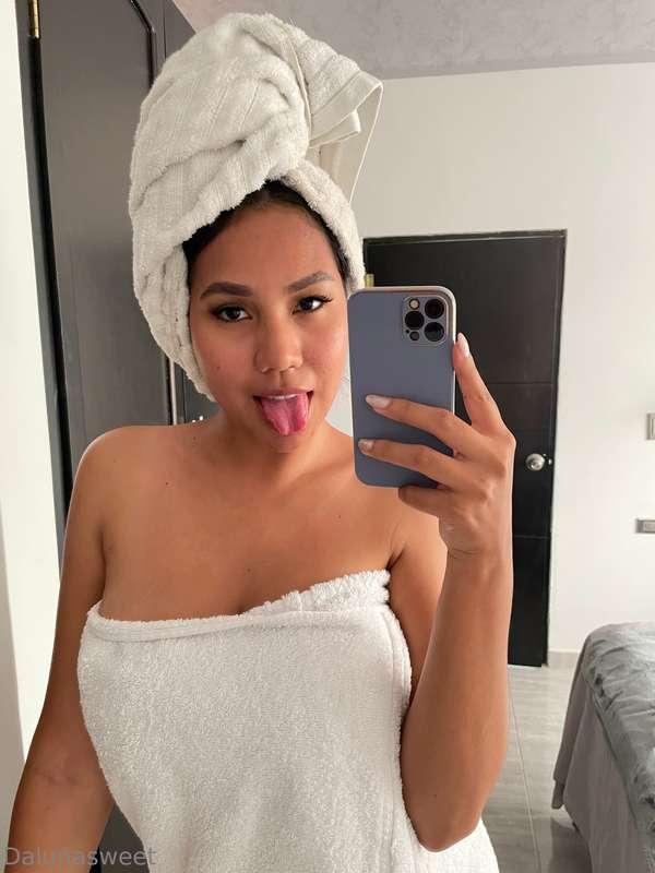 My tongue is so naughty 😛😛😛