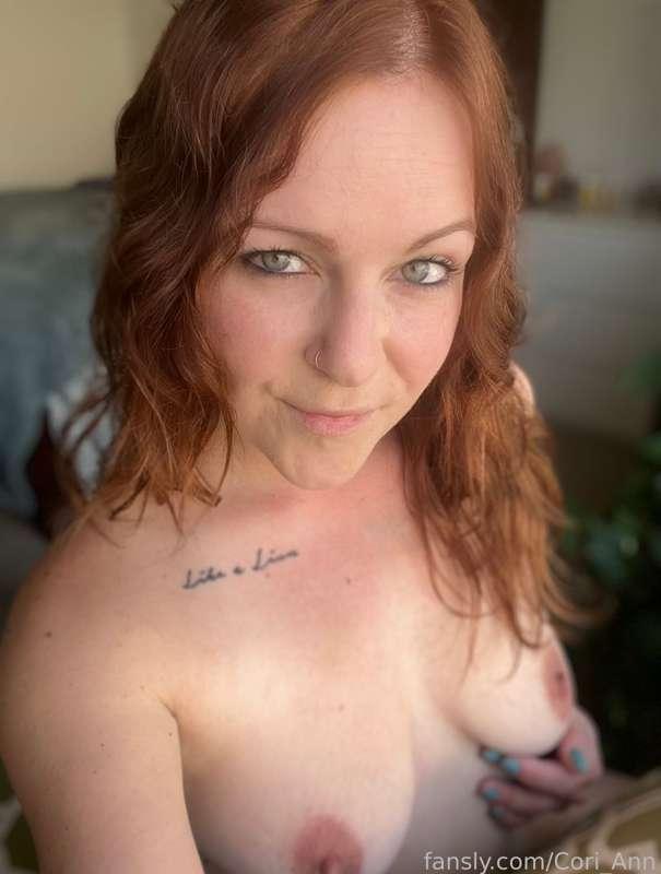 Its been a day! Felt like a Monday. I was a little worn out from going nonstop filming content lately (it’s been fun tho!!) Planning all the details for my trip to TX this coming week! So many fun colabs planned with some beautiful ladies! I want to try and post as much as possible along this sexy adventure!

#fyp #redhead #tattoos #gg #ff #mff
