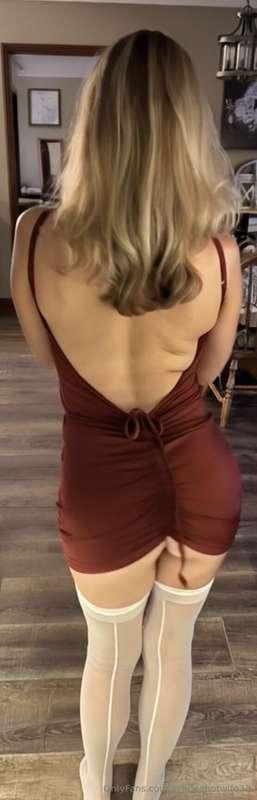 Follow me down the hallway?👀😈