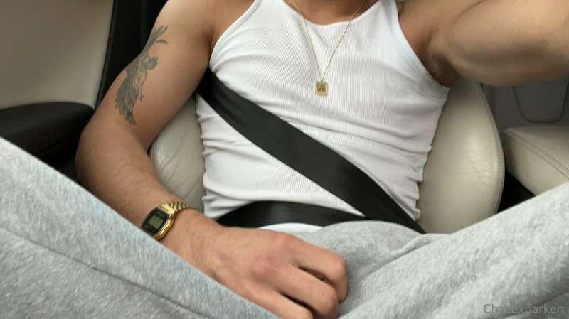 Comment on this pic if you want to see me wanking my big dic..