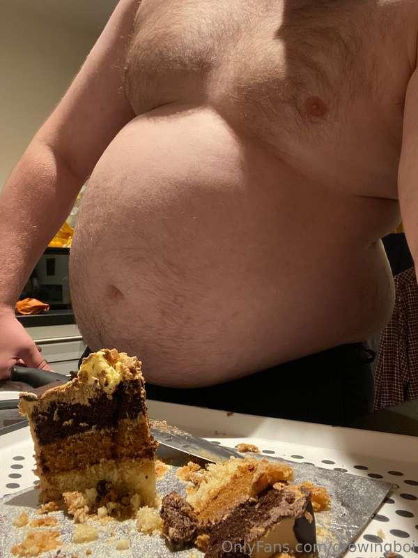 a cake a day keeps the skinny away 😈