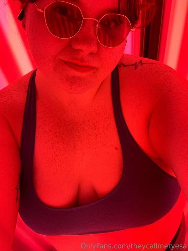 Red light therapy 🖤