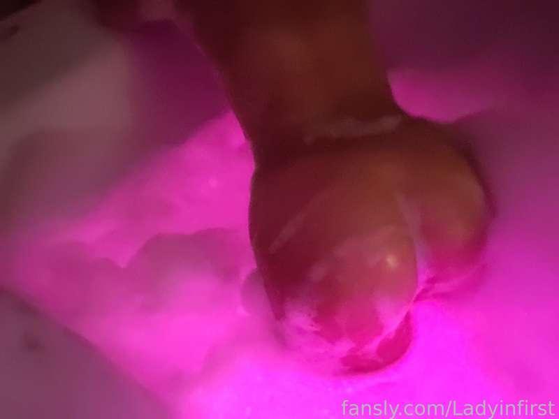 Can you hold your breath for a long time under water?

#ass