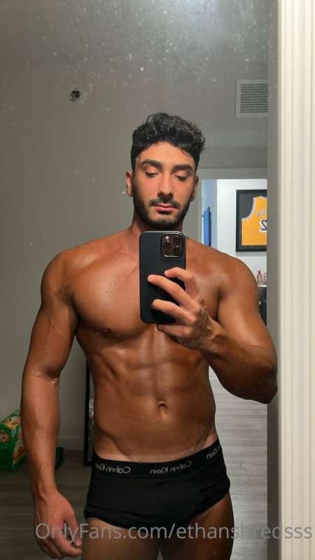 Happy Monday!! Need to get this tan back
