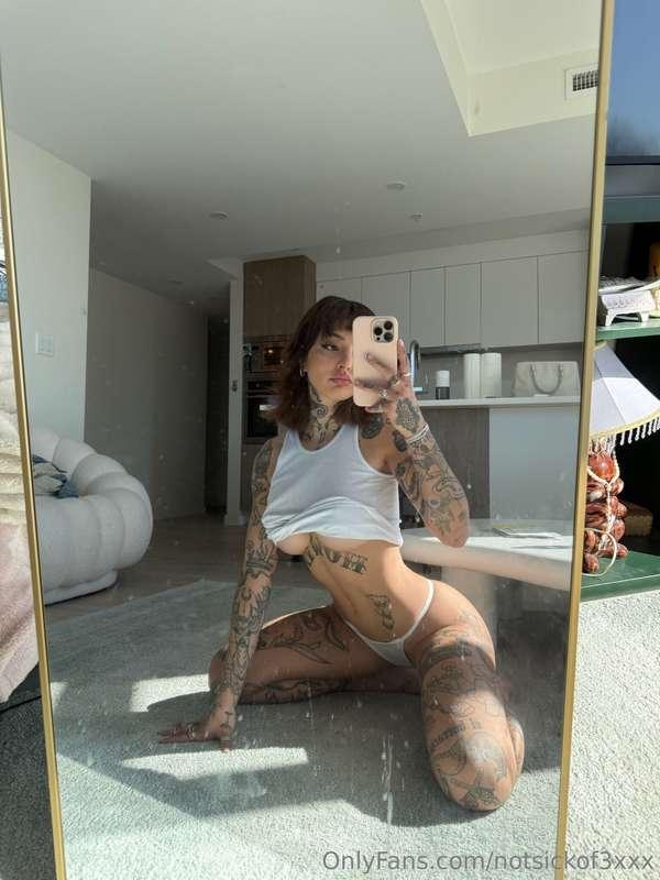 sendin a lit daytime distraction ur way 🫶 what are u guys up..