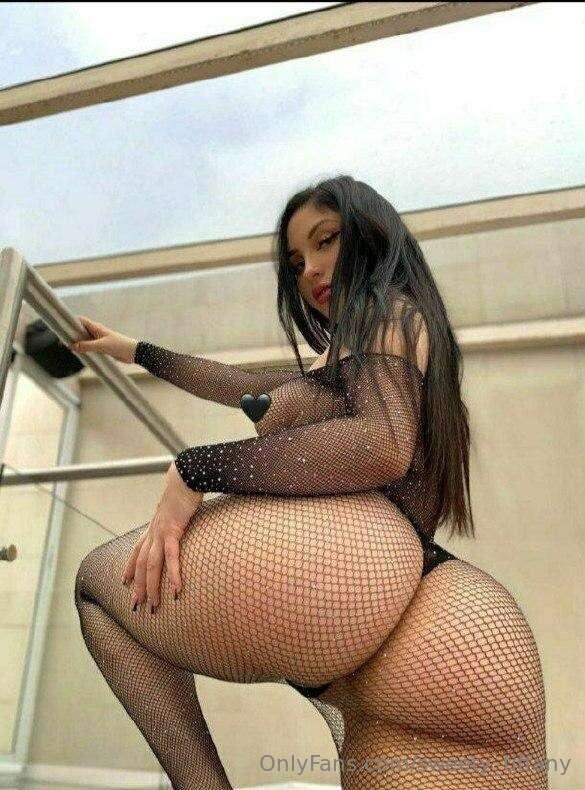 ## 🍑💦 Your Fav Big Booty Latina 💦🍑 Cum have fun with me Papi..