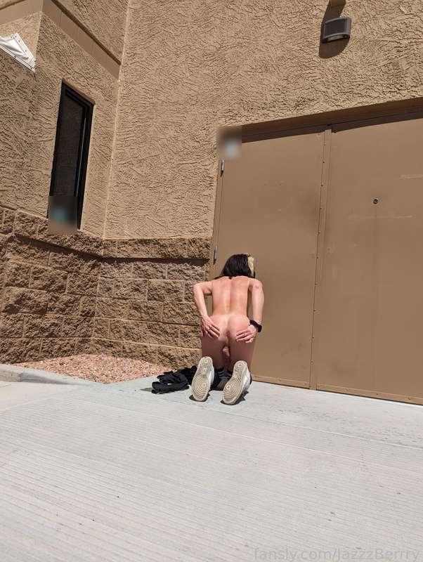 Boypussy is best fucked outside


#fyp #public #boypussy #femboy #exhib #flashing #jazzzberrry