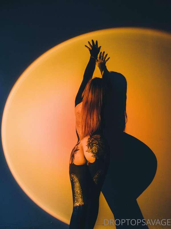 Tell me the things you would do to me in a moonlit room 💘