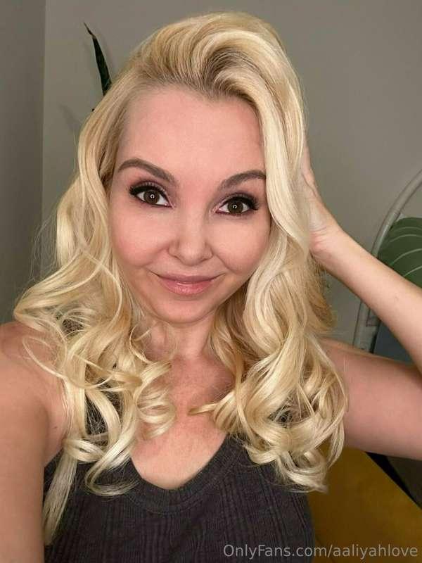 Happy Saturday I'm waiting all day for you in my Dms!