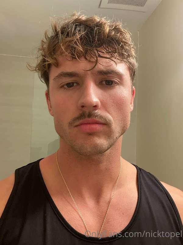 Exclusive pic from New Years Eve, seconds before I shaved my..