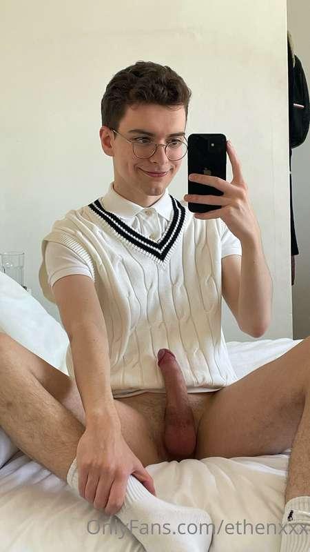 this hole needs a good breeding 🥰 can you make your balls sm..