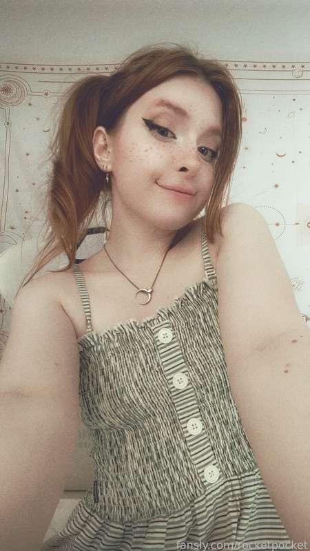 #redhead #smalltits #egirl #teen #cute #selfie #ponytail #ihatehashtags #natural 