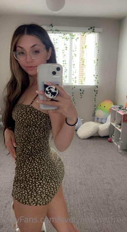 Got a brand new toy in the mail 👀 watch it make me cum for t..