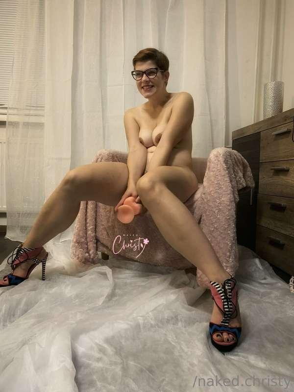 😐Sorry fans I can't do a live webcam today...I'm out of the ..