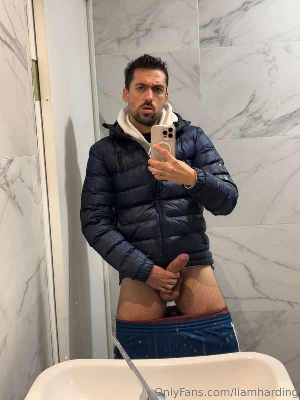 🆕 I was freaking hard at the shopping centre🥵 so i decided t..