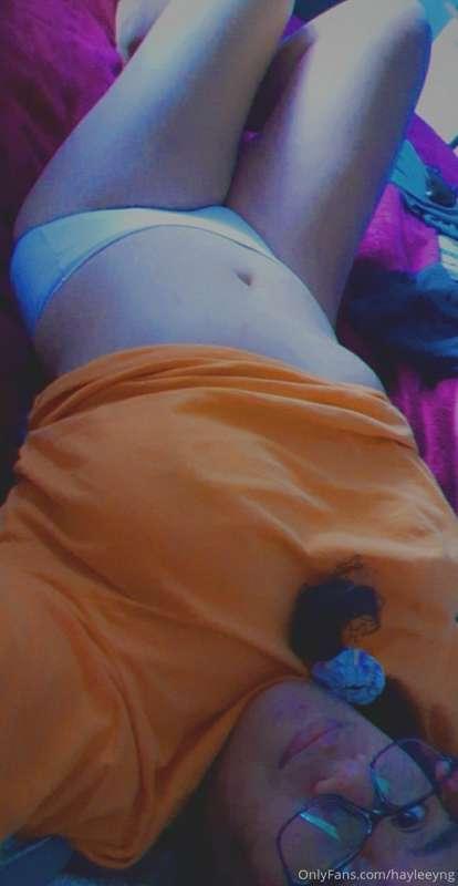 P1: Studying at home gets a lil boring sometimes.. 🍊