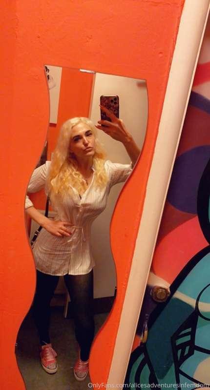 Was wasted last night and trying to be arty… please forgive ..