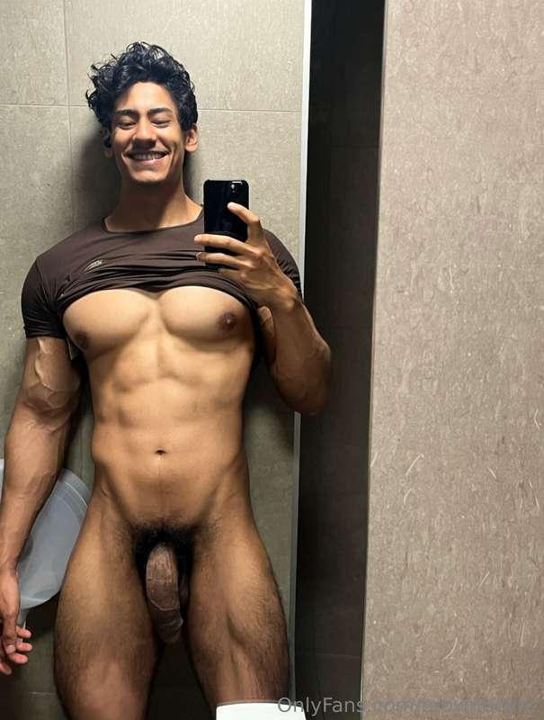 Big smile big cock 😆 Anyway How has everyone been replying t..