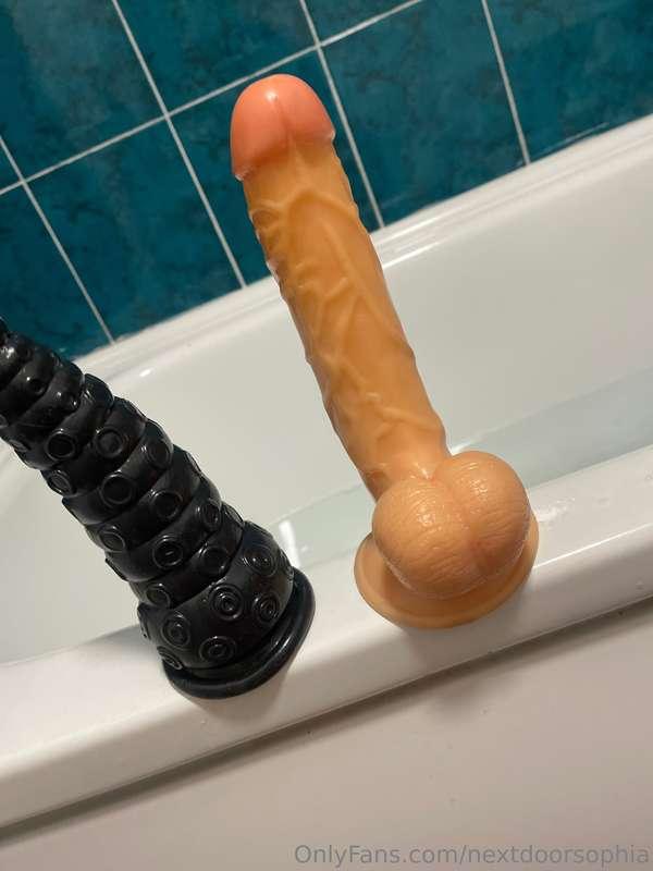 Watch me use my bath toys…💦🍑