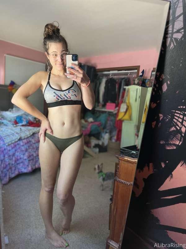 Forgot to do laundry so I did yoga in this outfit today 🧘🏻‍♀..