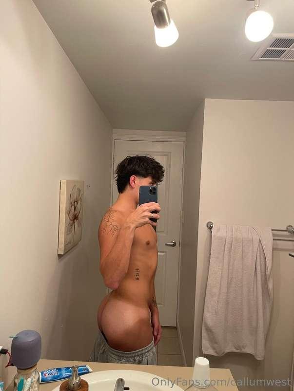 Fresh buns 🍑 🙈