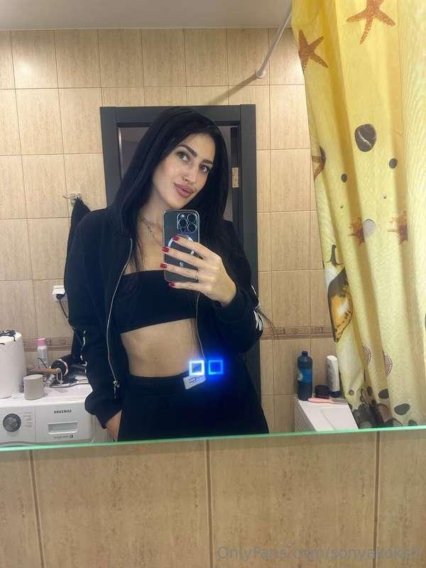 Now it's up to you if you want to make us both feel good?😈