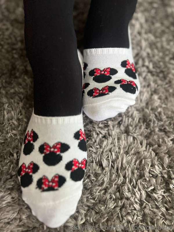 mrs_footjobqueen image #1