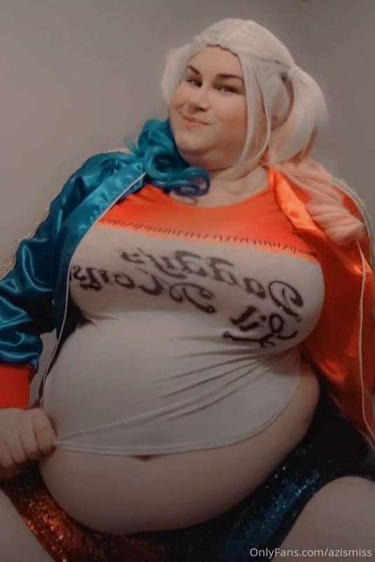 Daddy's Lil Monster
I fit into my costume! So happy!