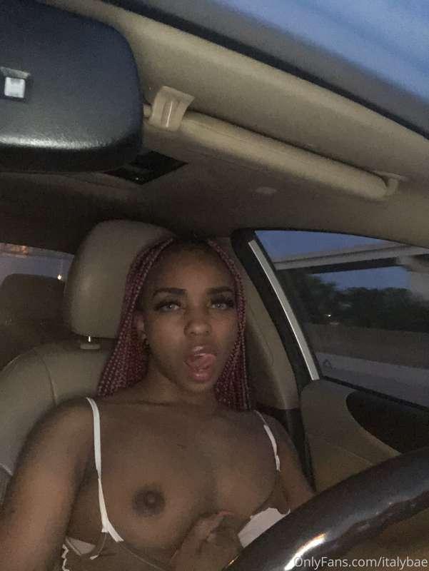 This post get $100 an ima go LIVE!!!!!