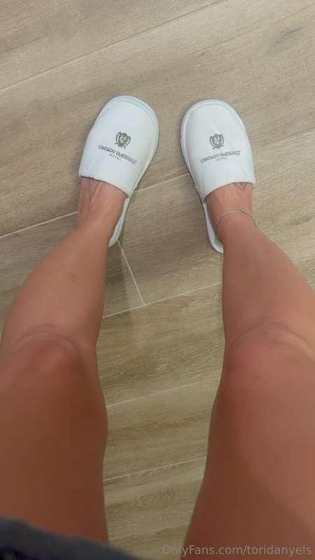 Who wants to buy my recent slippers from my stay in Puerto R..