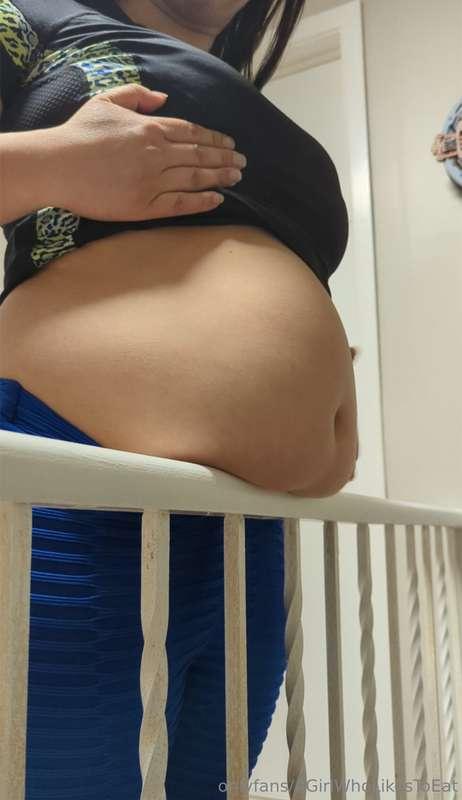 Belly HANNNGGGGGGGGGGGGG 😳