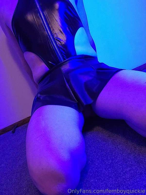 I planned on having more pics for you, but as soon as I turn..