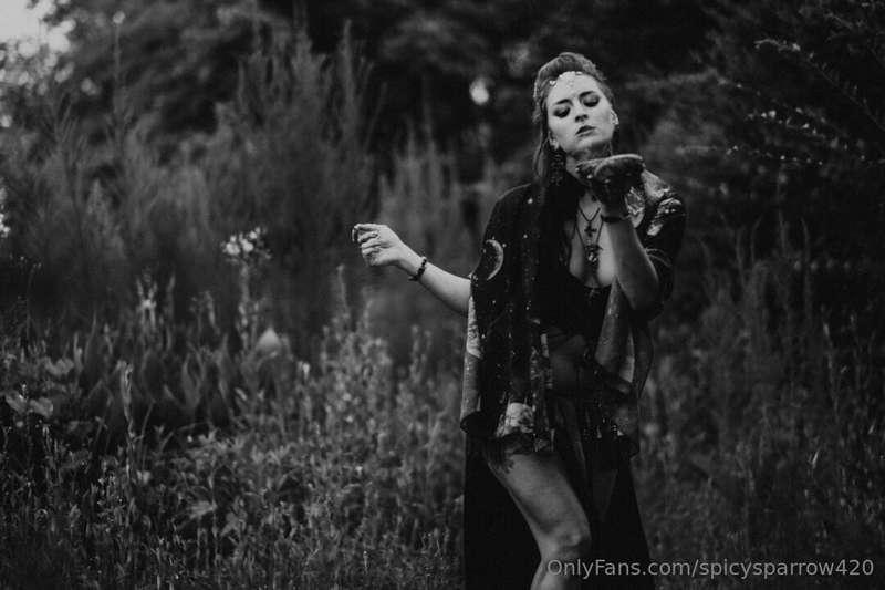 New Marie Laveau themed photo shoot I did yesterday just had..