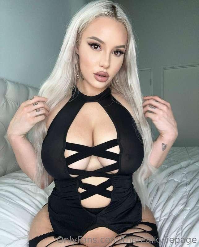 wanna join me in bed tn?🥰