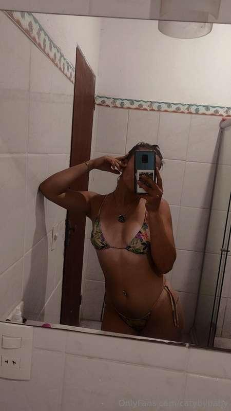 What do you think of my new bikini? 🥰