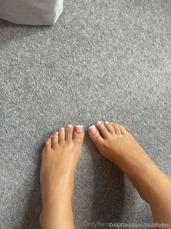 Have you ever had a footjob?💕